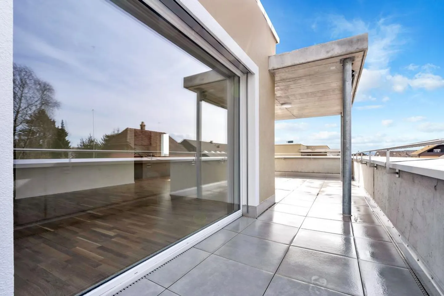 Vivere con una grande e spaziosa terrazza attica - Foto 10 di 11