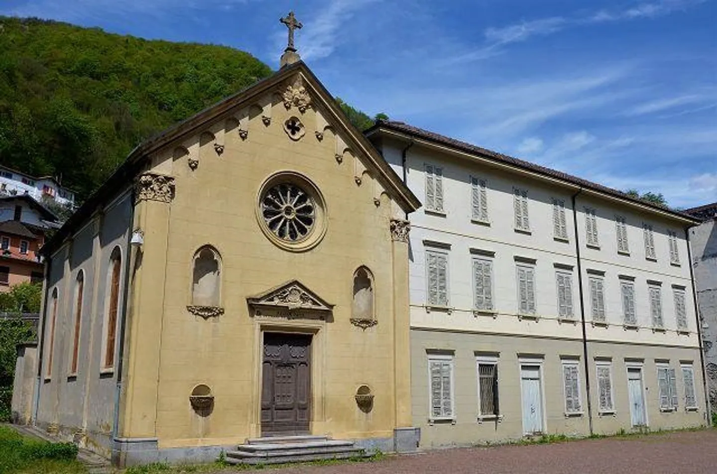 «Grande proprietà da ristrutturare con progetto approvato / grosse Liegenschaft mit Umbauprojekt» - Foto 34 di 56