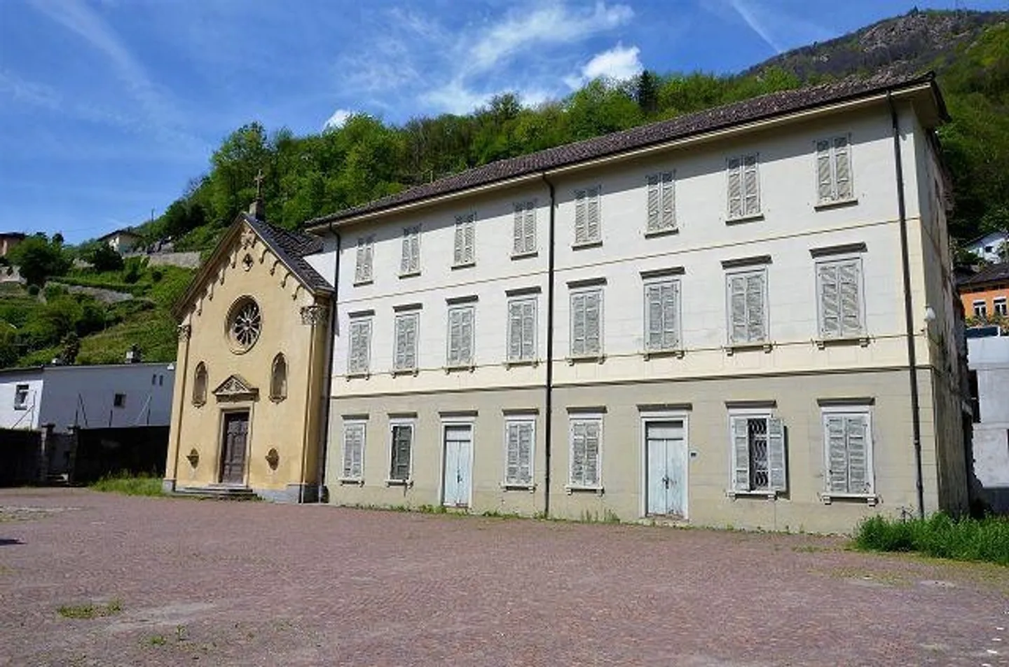 «Grande proprietà da ristrutturare con progetto approvato / grosse Liegenschaft mit Umbauprojekt» - Foto 35 di 56