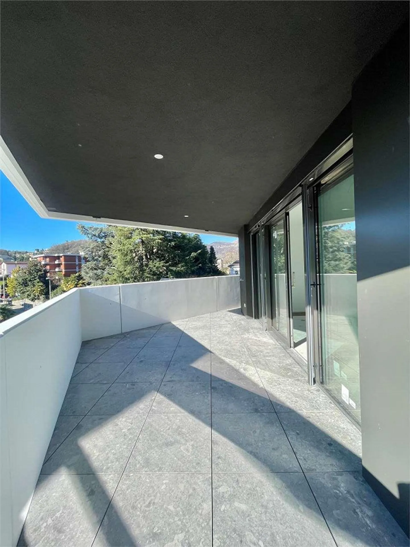 Breganzona in affitto 3,5 moderno con vista lago - Foto 2 di 7