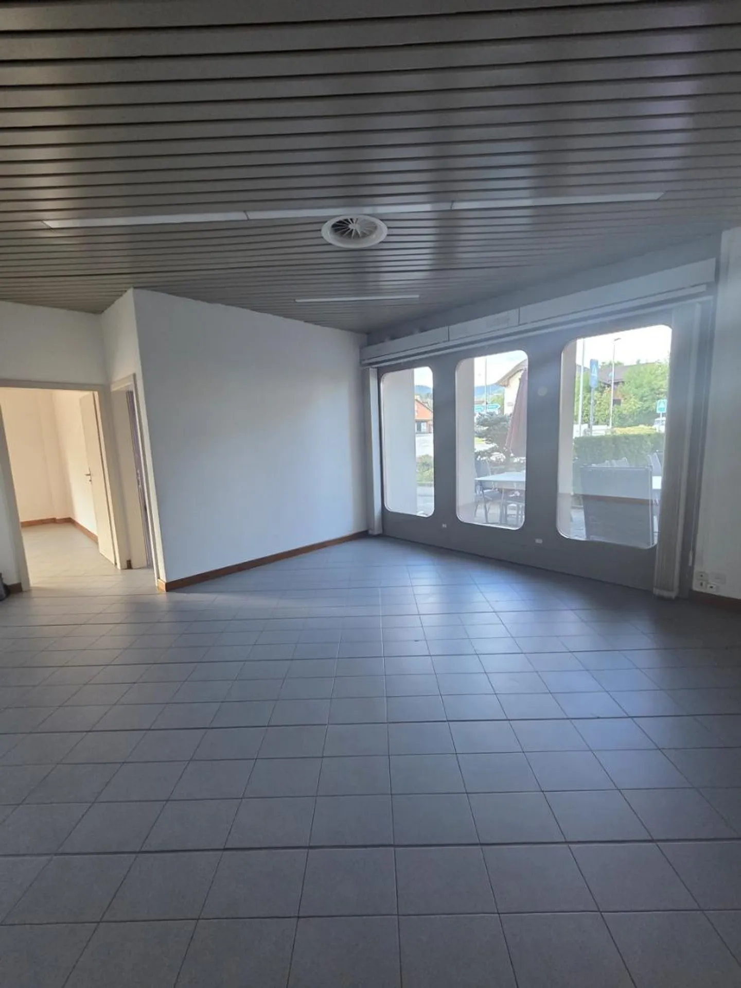 Gewerberaum mit Grosser Sichtbarkeit - Foto 5 von 7