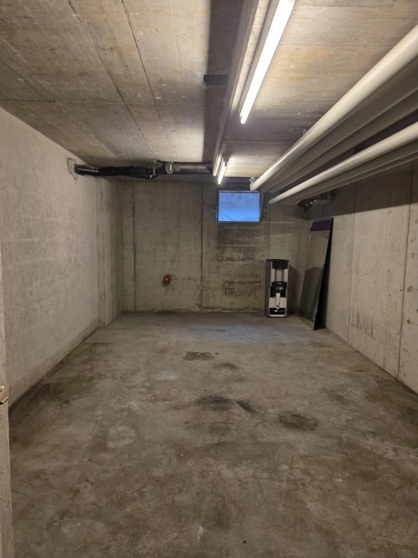 Gewerberaum mit Grosser Sichtbarkeit - Foto 7 von 7