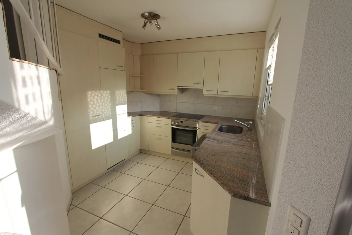 quiet - unique - cozy - Photo 10 of 15