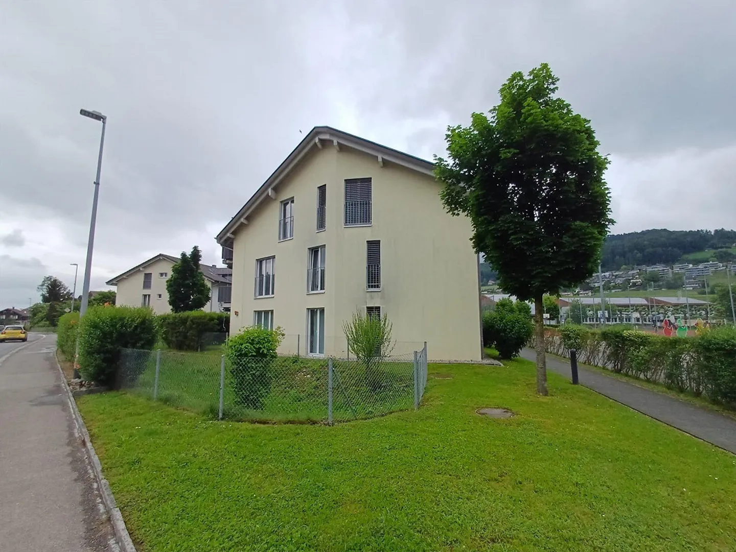 Charmante Dachwohnung in Zentraler Lage - Foto 1 von 11