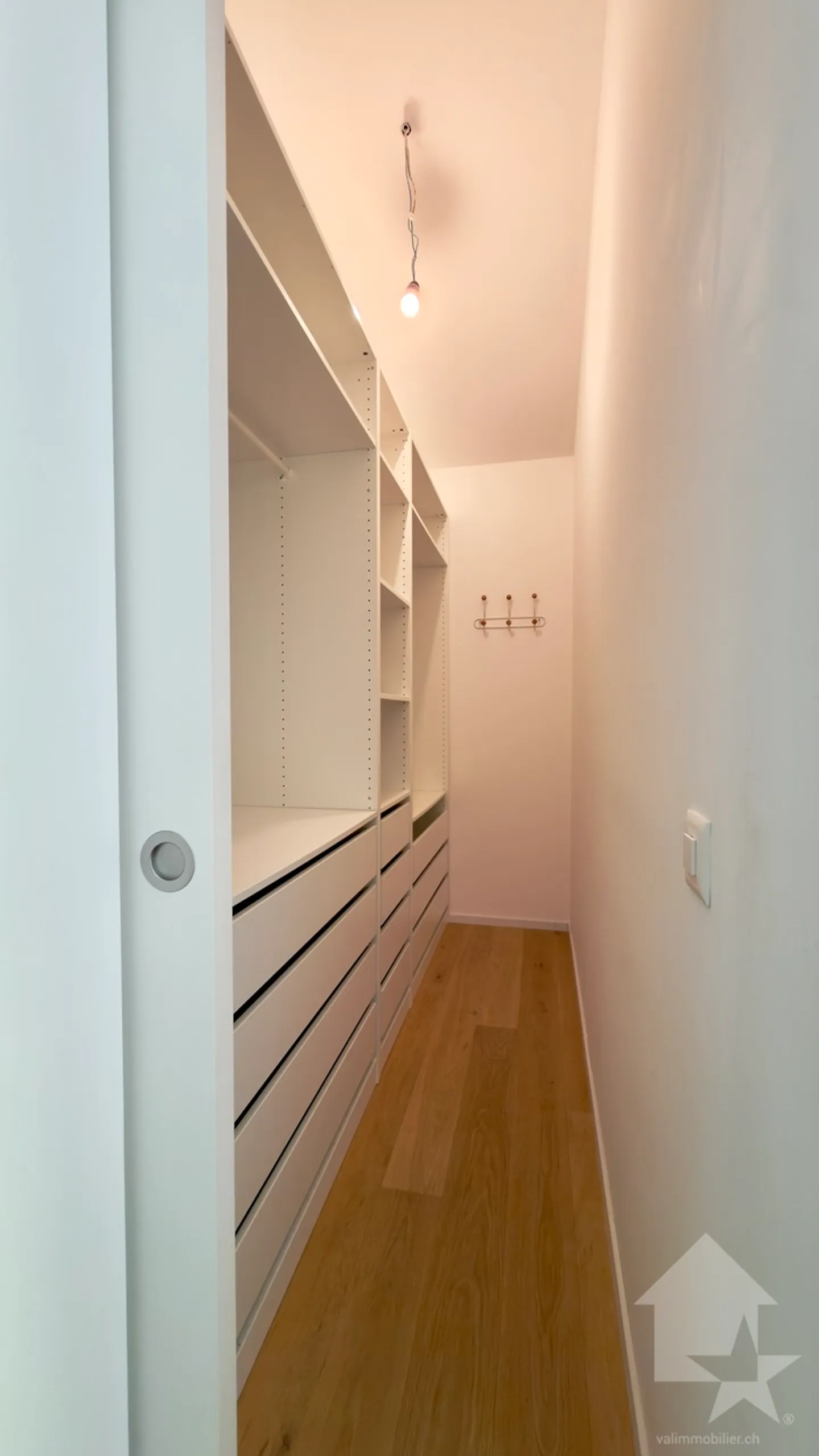 Beautiful recent 6.5-room villa with garage located in an idyllic setting. - Photo 24 of 41