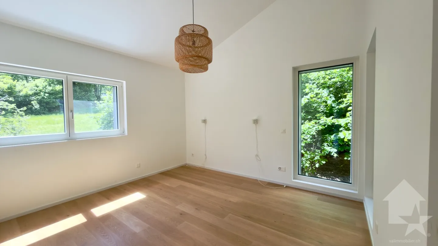 Beautiful recent 6.5-room villa with garage located in an idyllic setting. - Photo 27 of 41