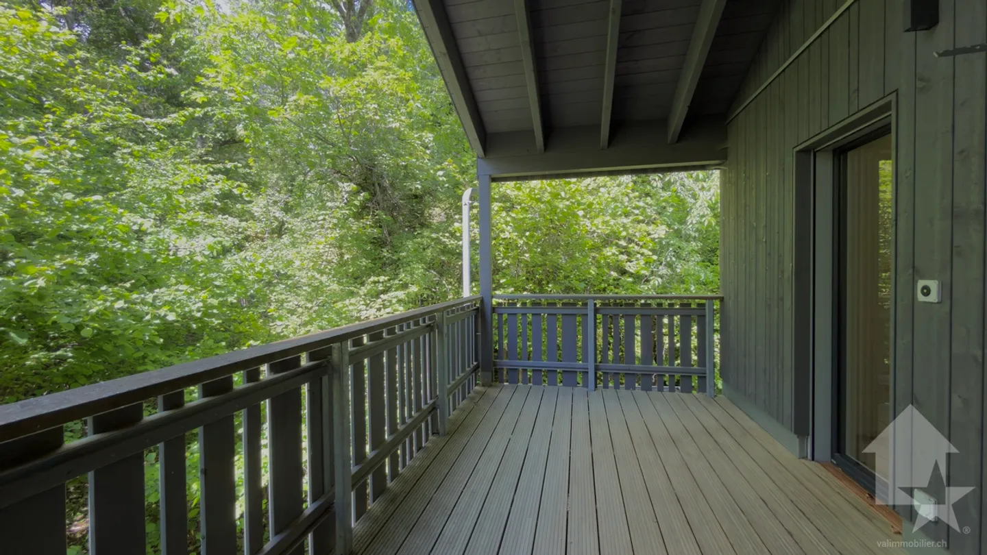 Beautiful recent 6.5-room villa with garage located in an idyllic setting. - Photo 18 of 41
