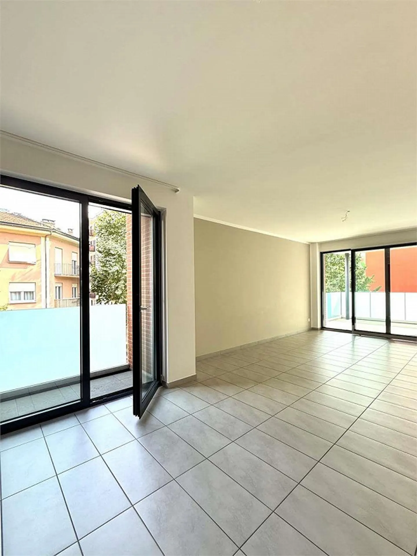 Zu vermieten in Lugano 2,5-Zimmer-Wohnung mit Terrasse - Foto 3 von 11