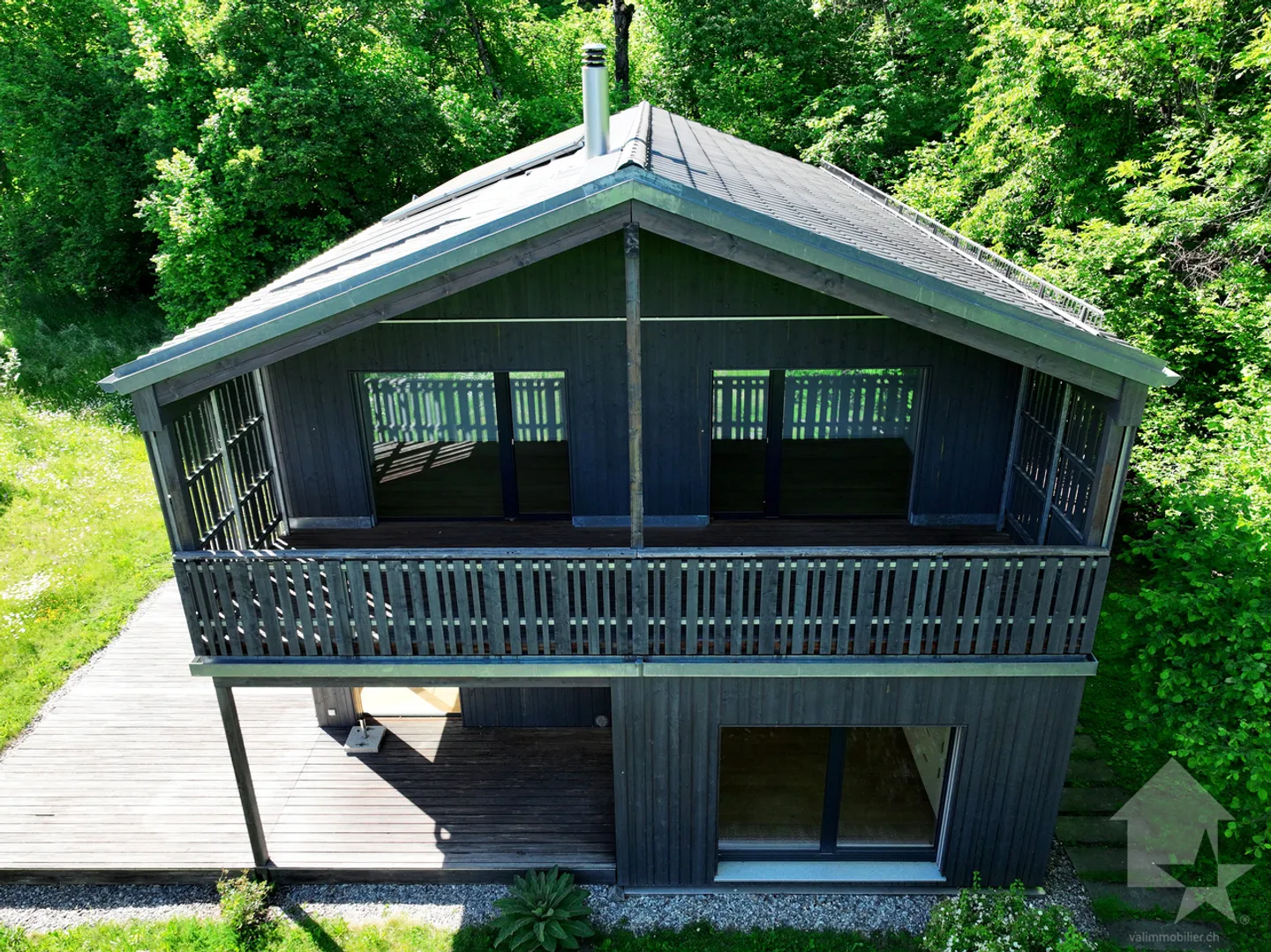Beautiful recent 6.5-room villa with garage located in an idyllic setting. - Photo 36 of 41