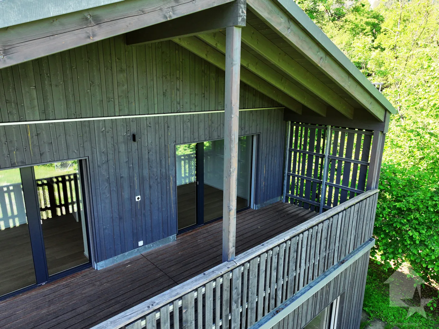 Beautiful recent 6.5-room villa with garage located in an idyllic setting. - Photo 37 of 41