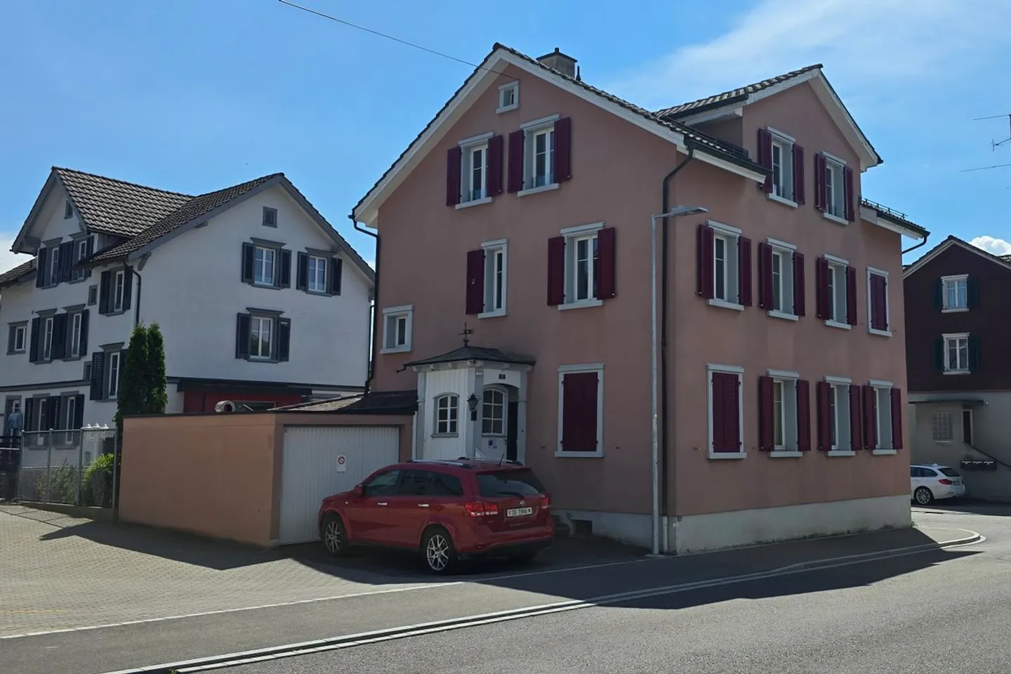 Bâtiment résidentiel avec diverses possibilités en excellent état - Photo 3 sur 13