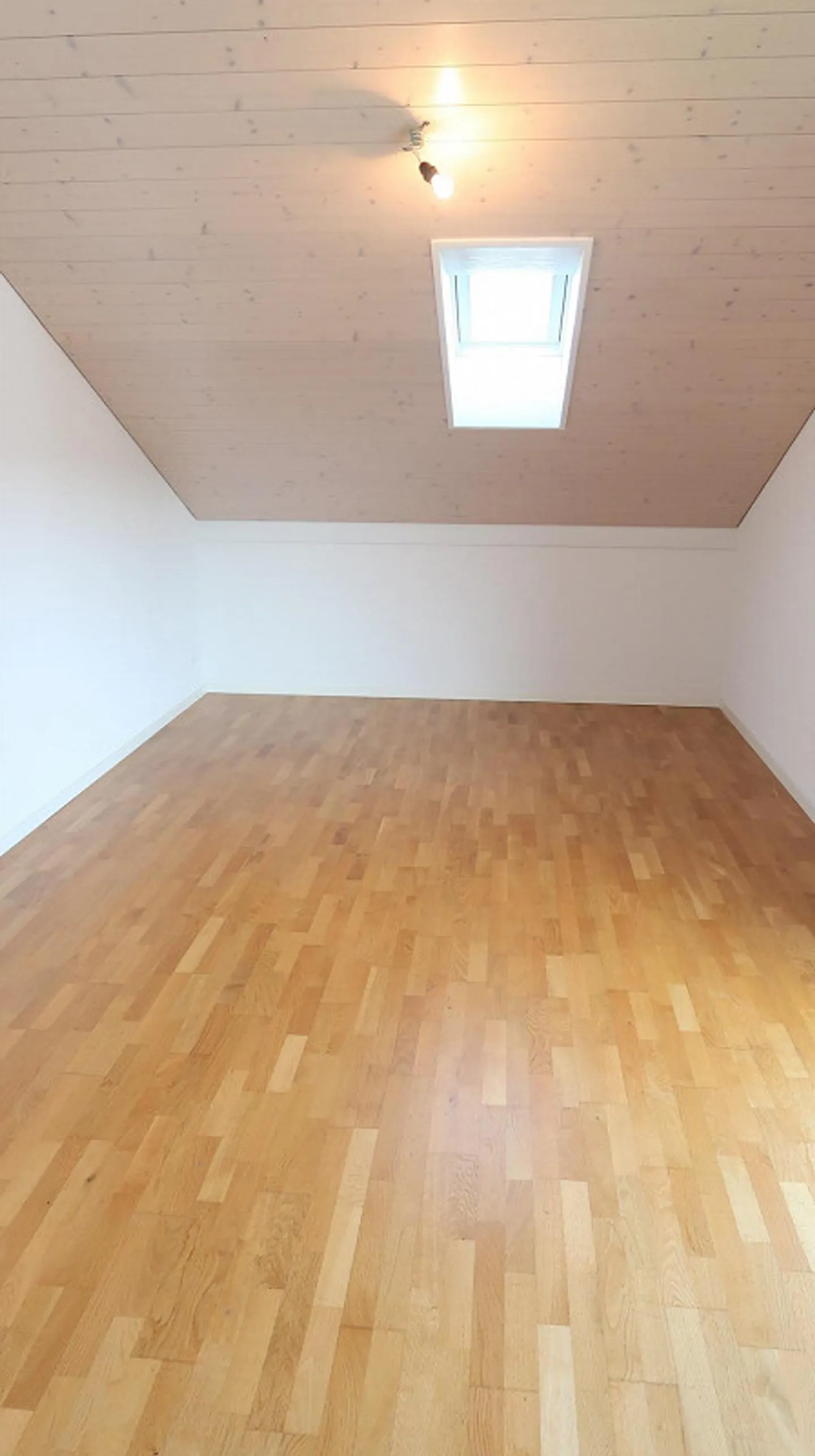 Charmante Dachwohnung in Zentraler Lage - Foto 6 von 11