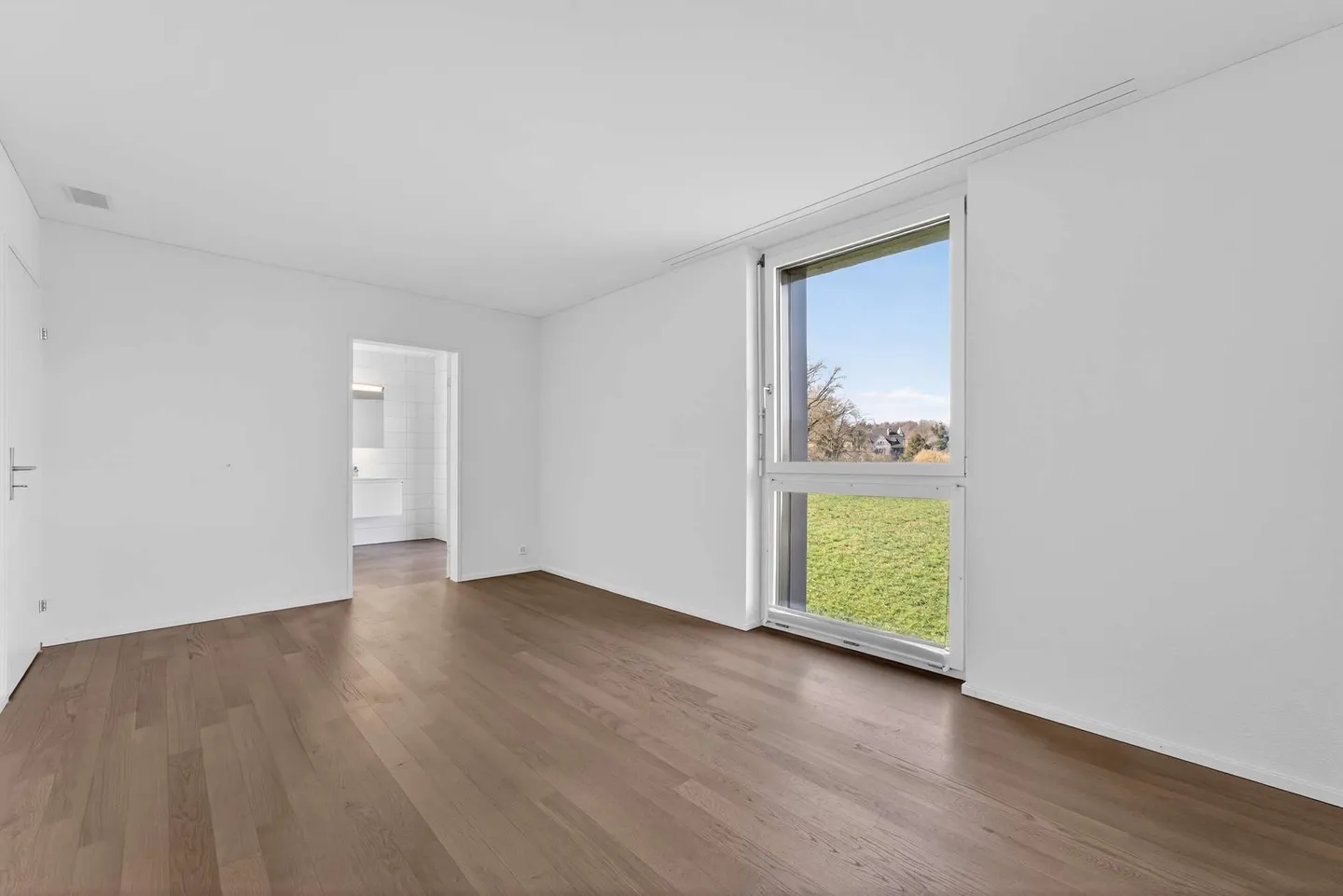 Moderne 4.5 Zimmerwohnung - Foto 3 von 13
