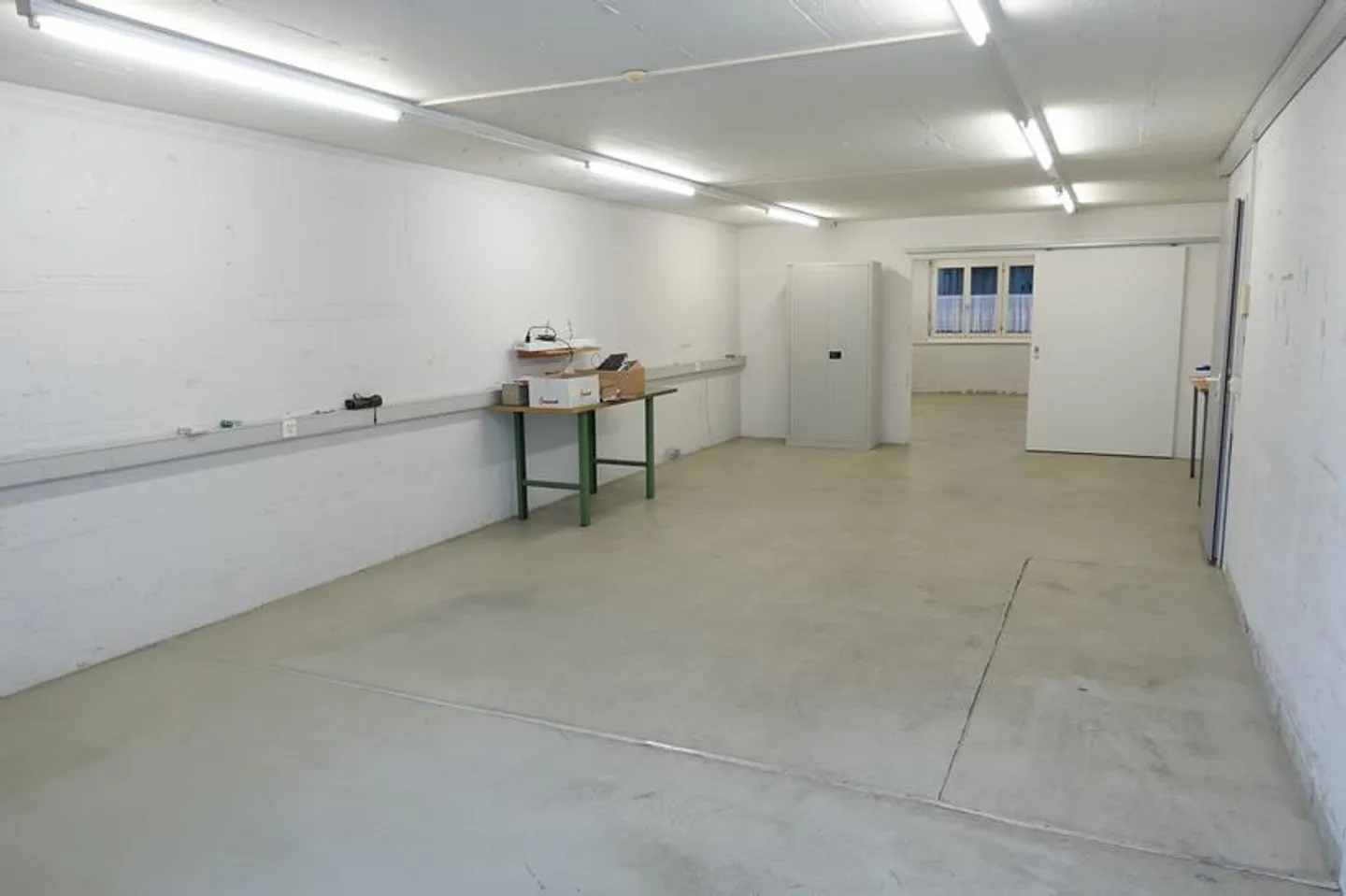 Gewerbefläche mit Büro - Foto 3 von 6