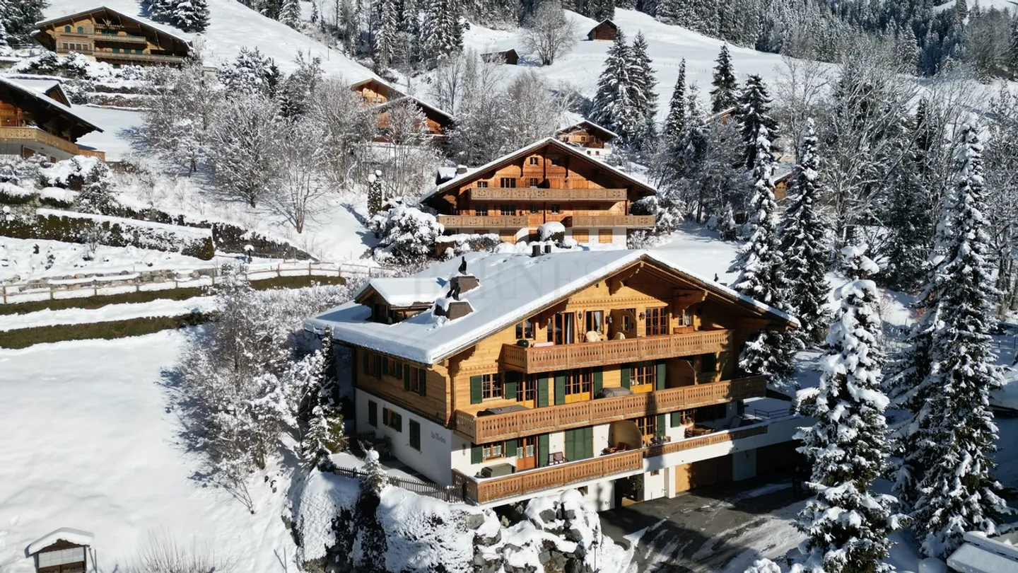 Charming modern apartment with mountain view - Photo 6 of 6