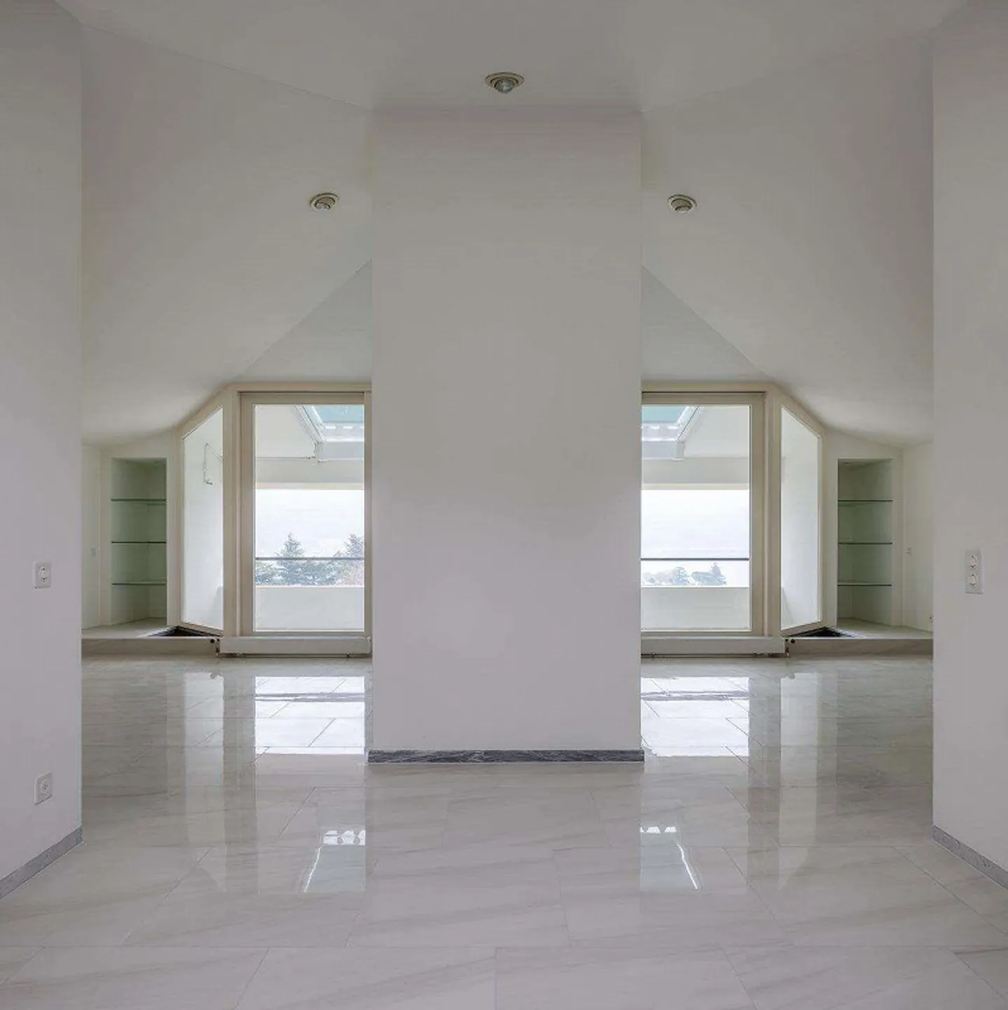 Duplex for rent in Melide with lake view and large balcony - Photo 8 of 13