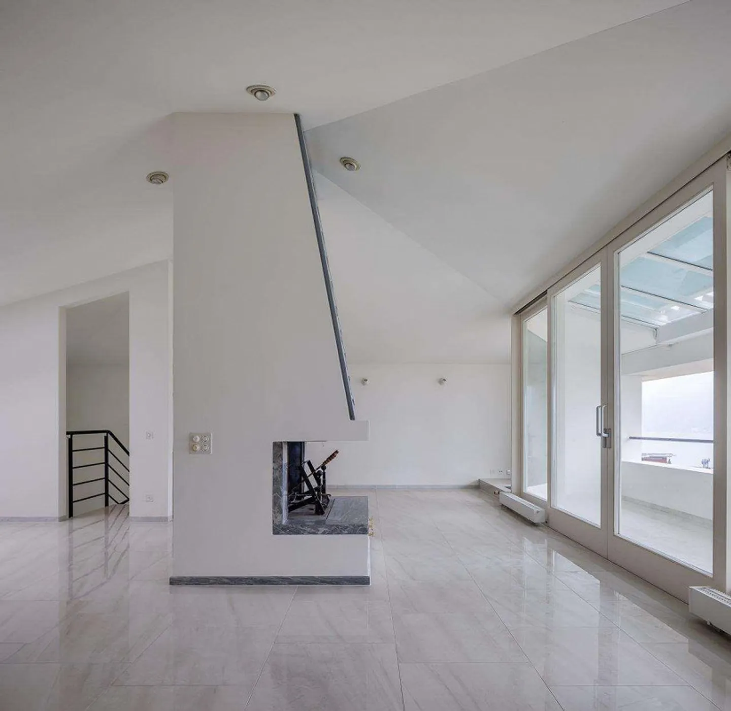 Duplex for rent in Melide with lake view and large balcony - Photo 11 of 13