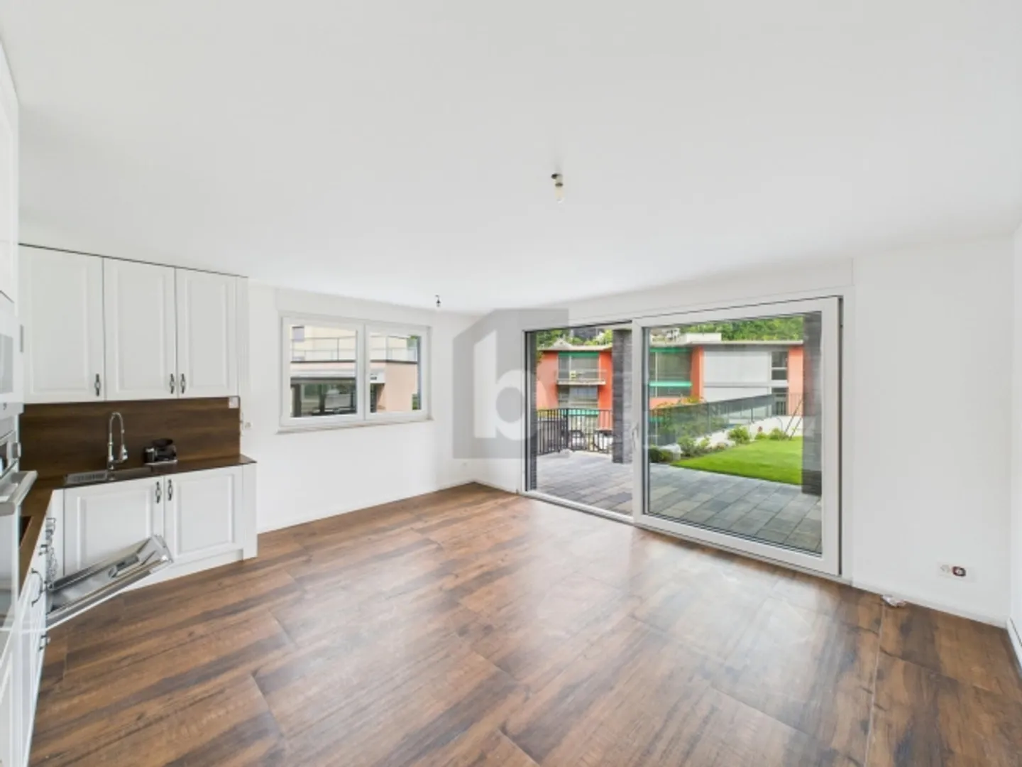 PREMIÈRE UTILISATION - MODERNE ET COSY AVEC JARDIN - Photo 1 sur 6