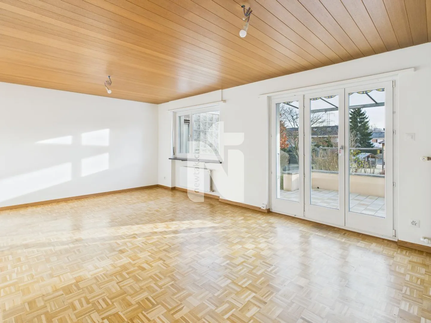 Affascinante casa a schiera ristrutturata con giardino, garage e vista - Foto 3 di 12