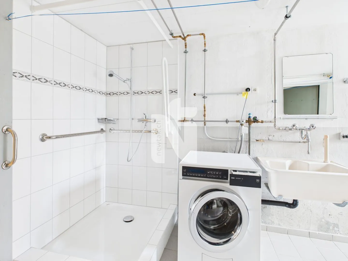 Affascinante casa a schiera ristrutturata con giardino, garage e vista - Foto 10 di 12