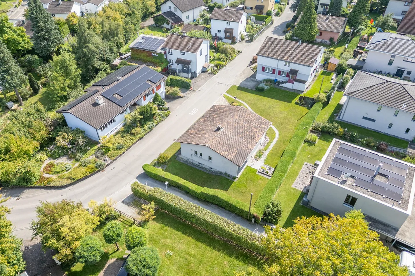 Casa unifamiliare ben tenuta con terreno attraente - Foto 4 di 13