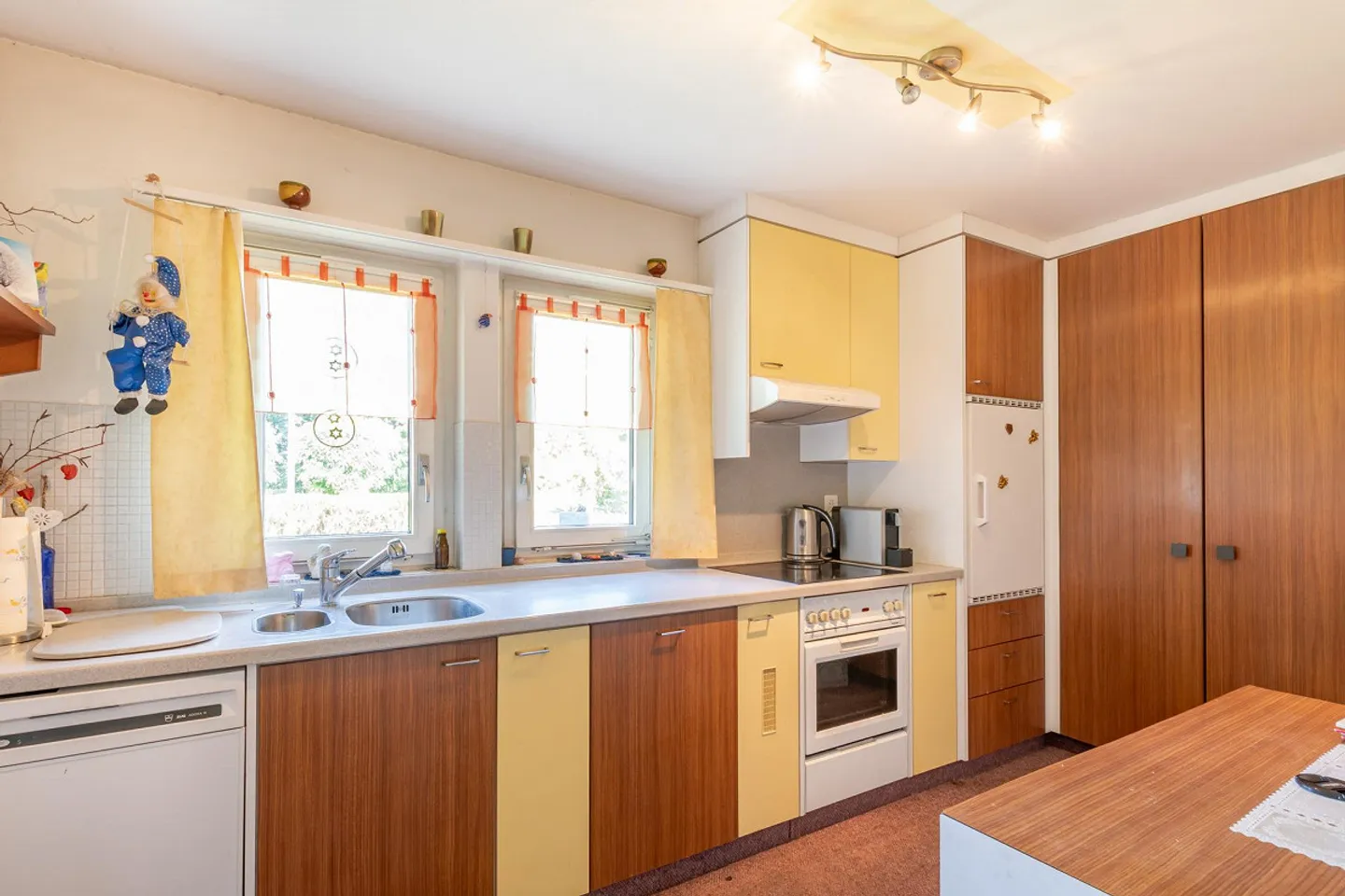 Casa unifamiliare ben tenuta con terreno attraente - Foto 6 di 13