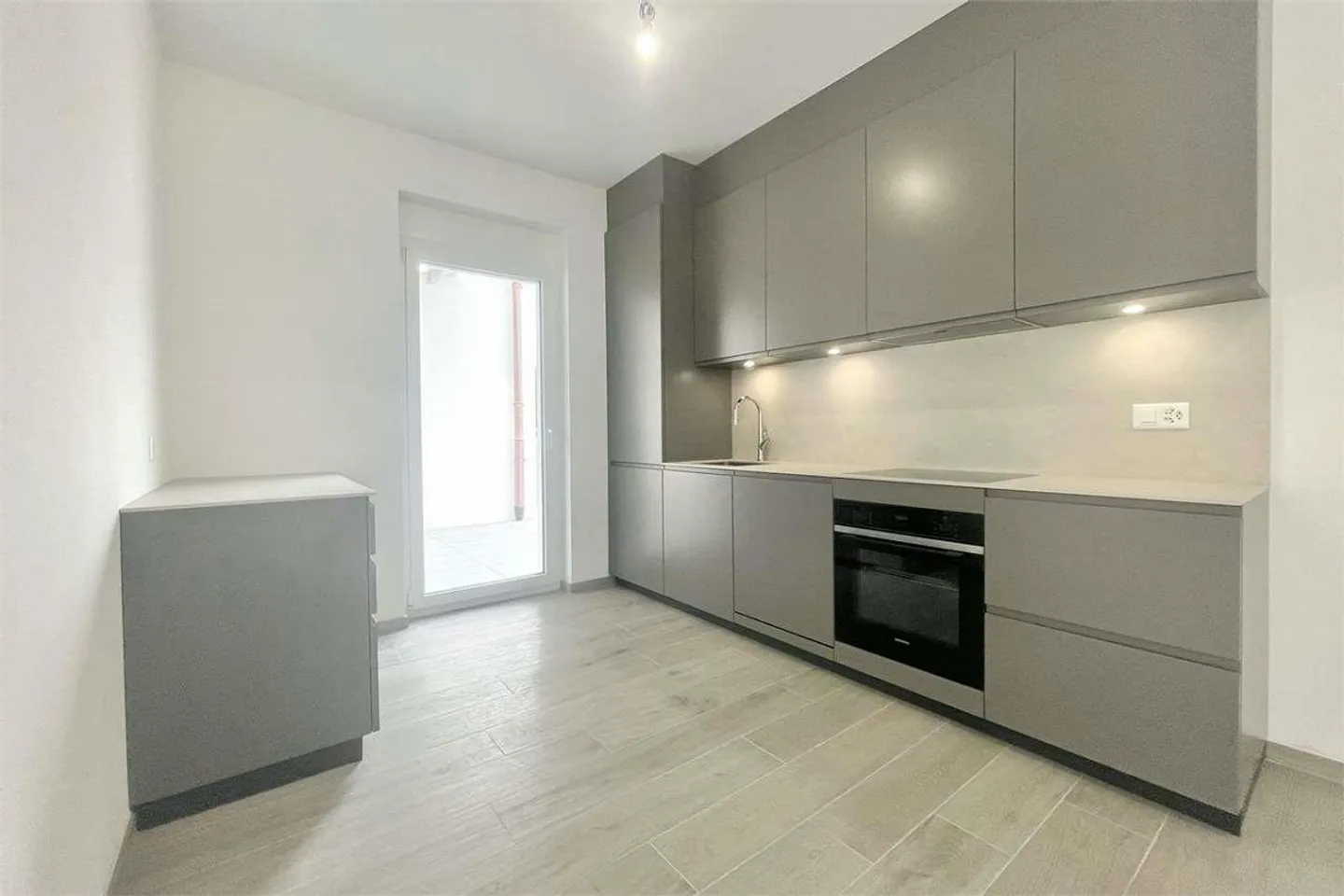 Villa moderna in nuova costruzione - Foto 2 di 10