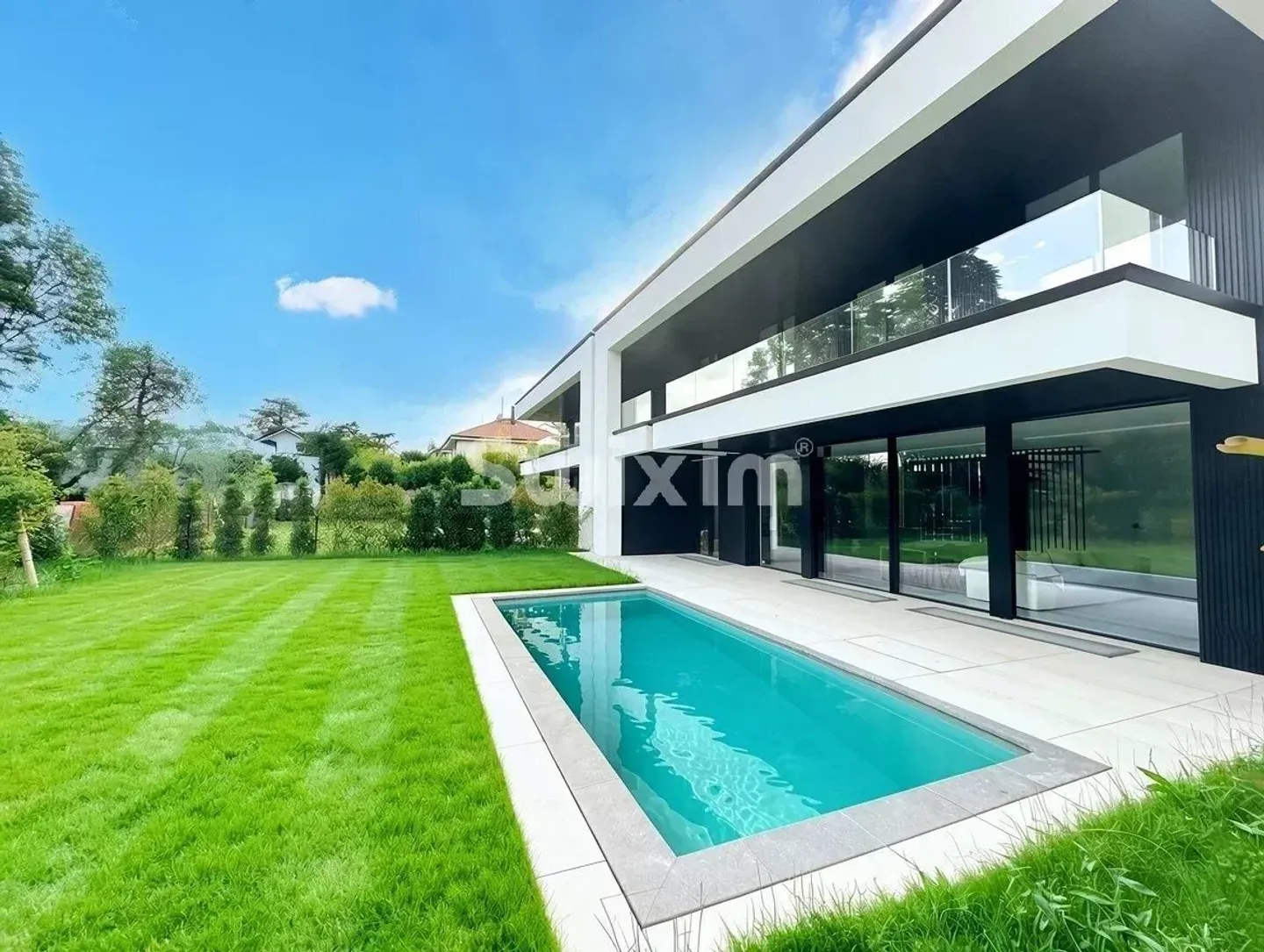Contemporary architect's house in Chêne-Bougeries - Photo 2 of 13