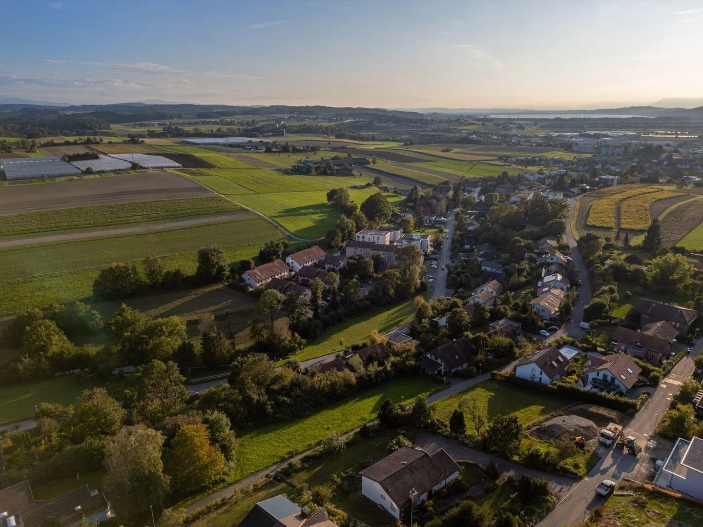 Terrain de construction de rêve dans un emplacement ensoleillé en pente avec vue sur les Alpes copie - Photo 10 sur 13