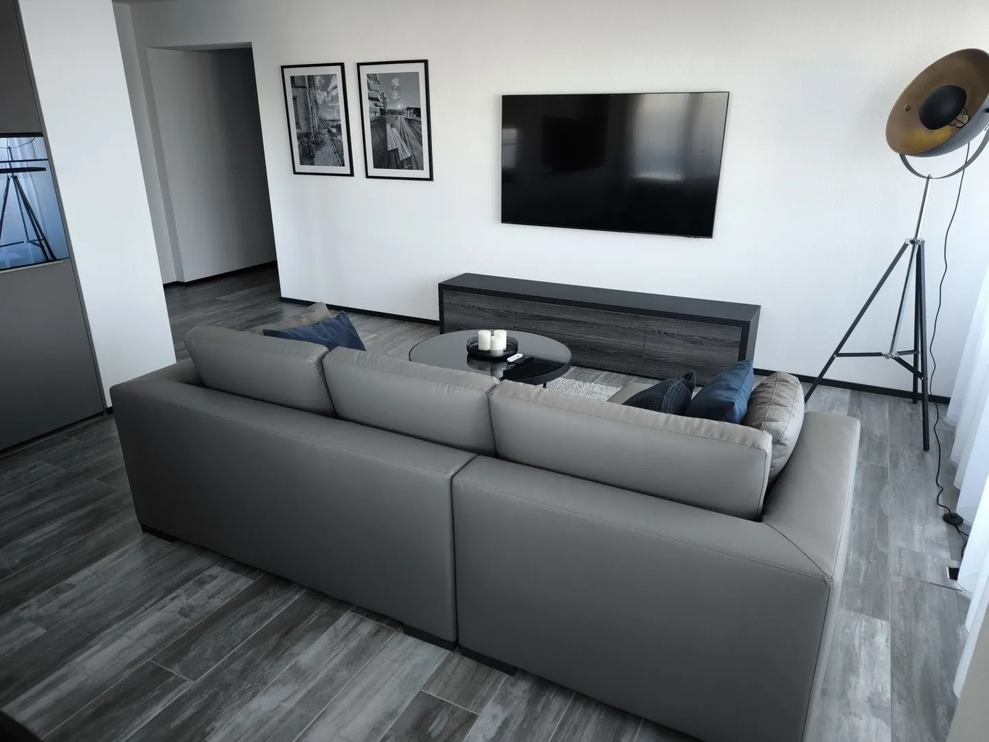 Appartamento esclusivo arredato di 2,5 locali nella Three Point Tower - Foto 4 di 13