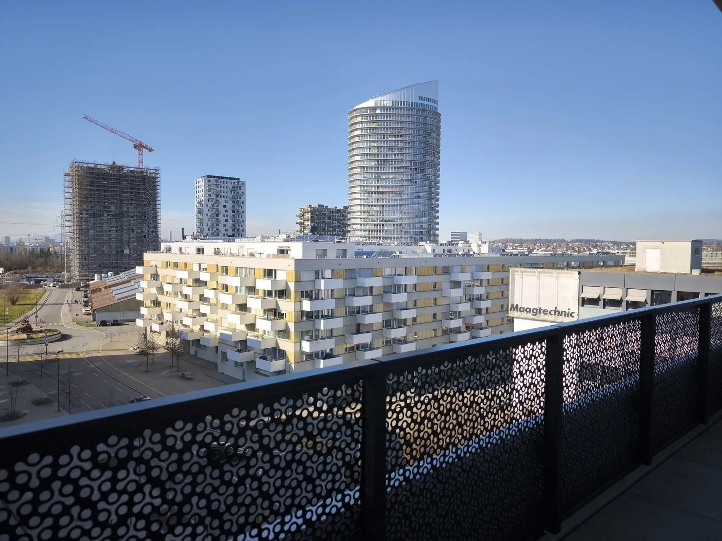 Appartamento esclusivo arredato di 2,5 locali nella Three Point Tower - Foto 1 di 13