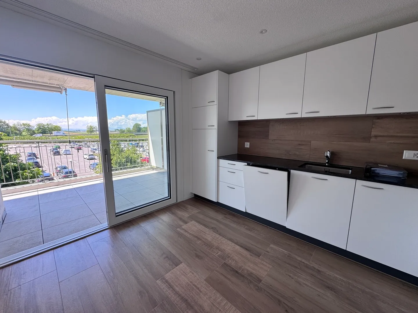Avenches, for rent, new 3.5-room apartment with 82 m2 and balcony - Photo 2 of 12