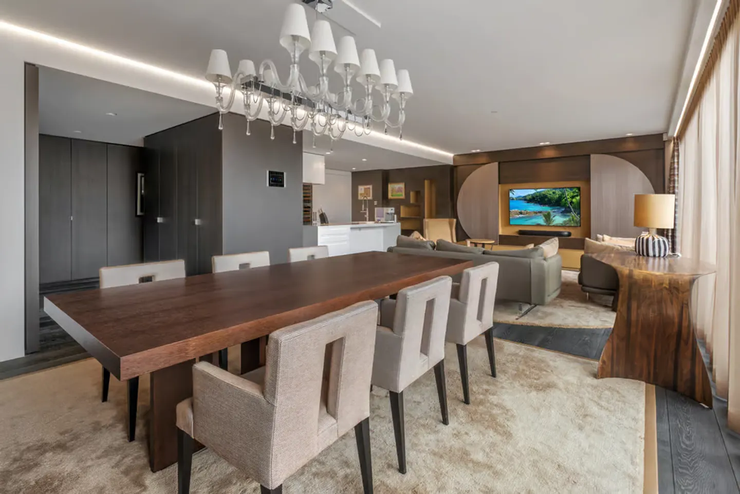 Exceptional apartment a stone's throw from the lake - Photo 2 of 7