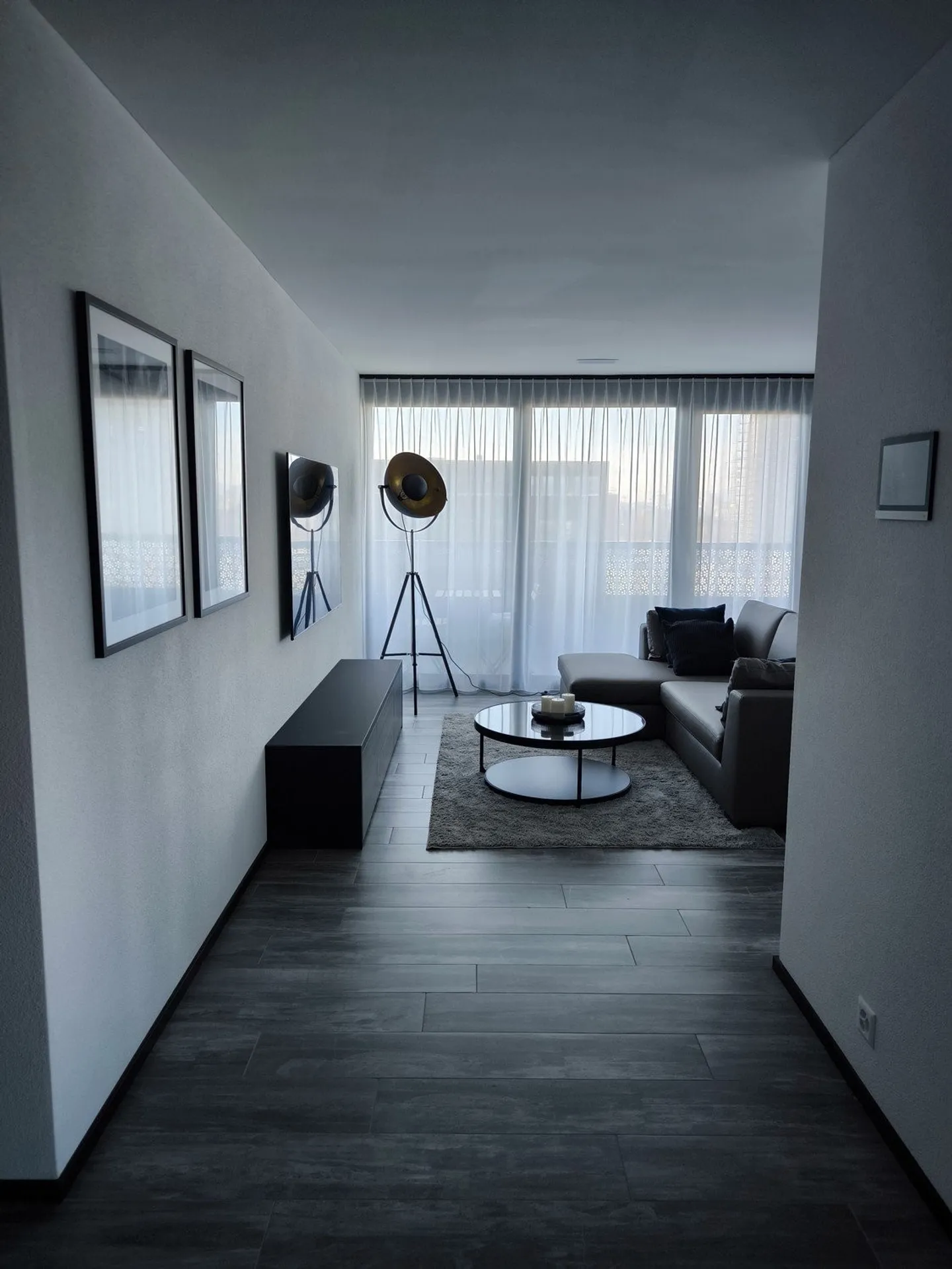 Appartamento esclusivo arredato di 2,5 locali nella Three Point Tower - Foto 8 di 13