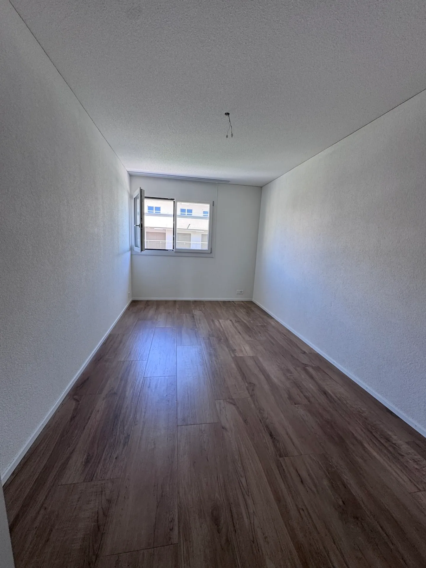 Avenches, for rent, new 3.5-room apartment with 82 m2 and balcony - Photo 10 of 12