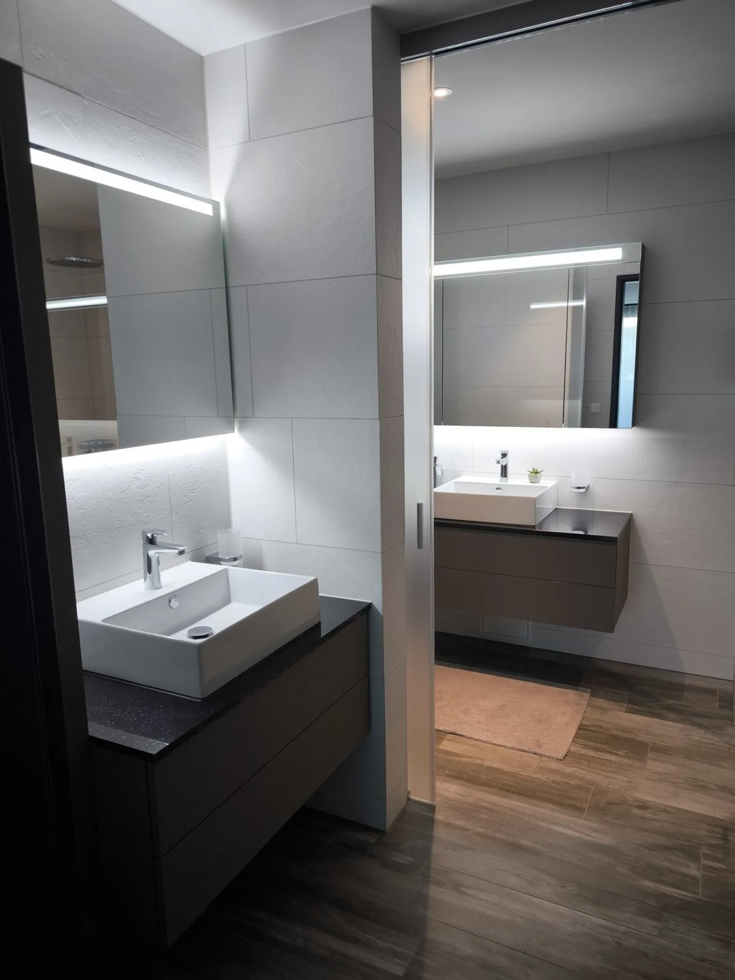 Appartamento esclusivo arredato di 2,5 locali nella Three Point Tower - Foto 12 di 13