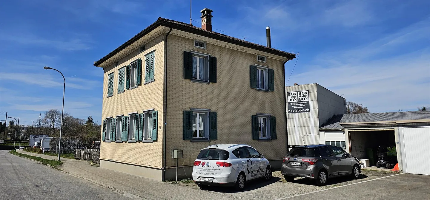 Casa unifamiliare di 5,5 stanze in posizione soleggiata - Foto 2 di 14