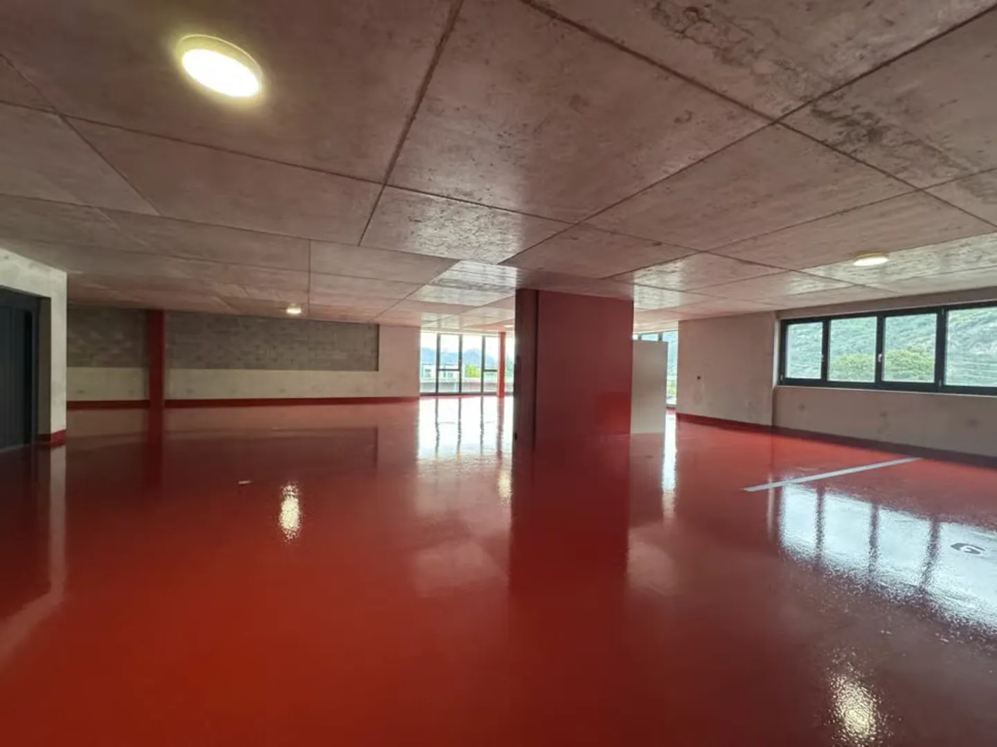 Place de Parking Intérieure Chauffée - Photo 1 sur 9