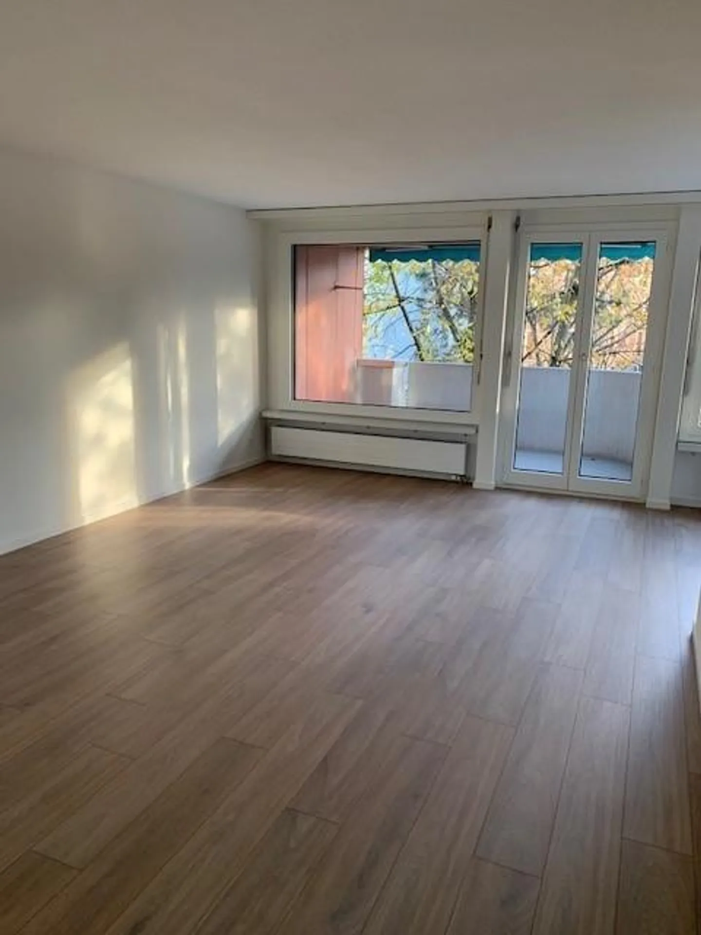 Grüsszügige, helle Wohnung an bester Lage in Schlieren - Photo 3 of 10