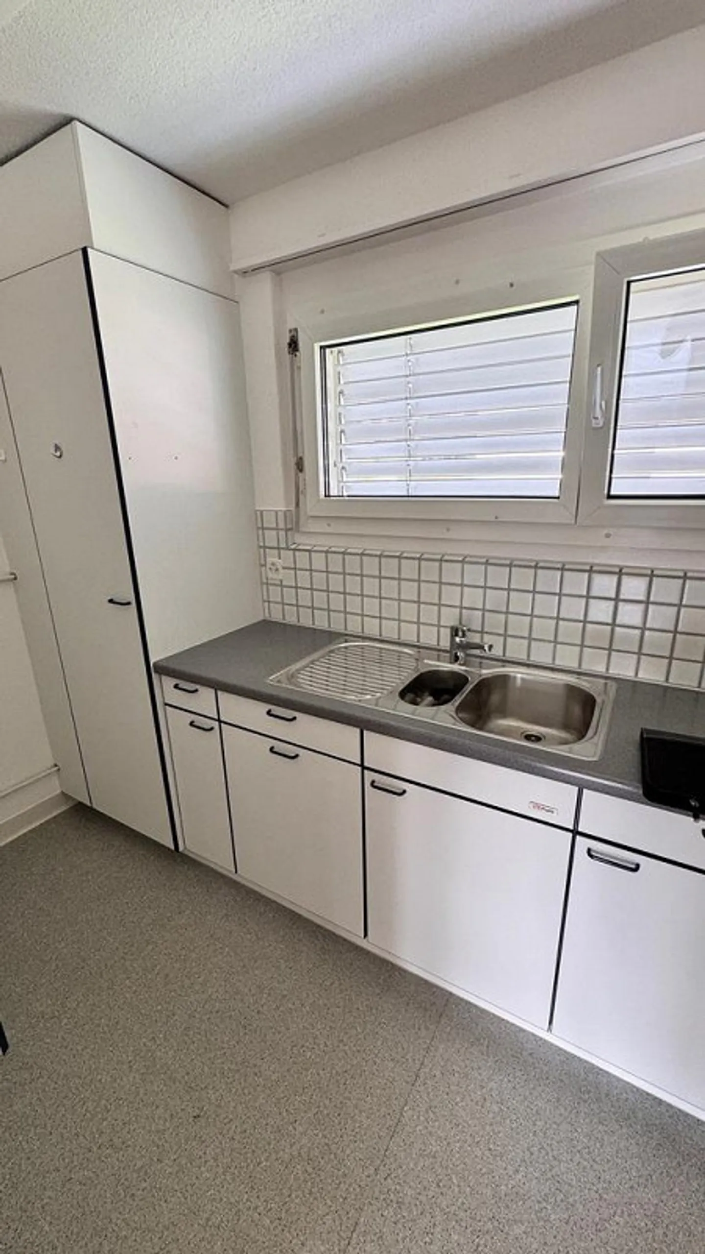 Appartement 4.5 pièces dans un quartier résidentiel calme à Buchrain - Photo 1 sur 10