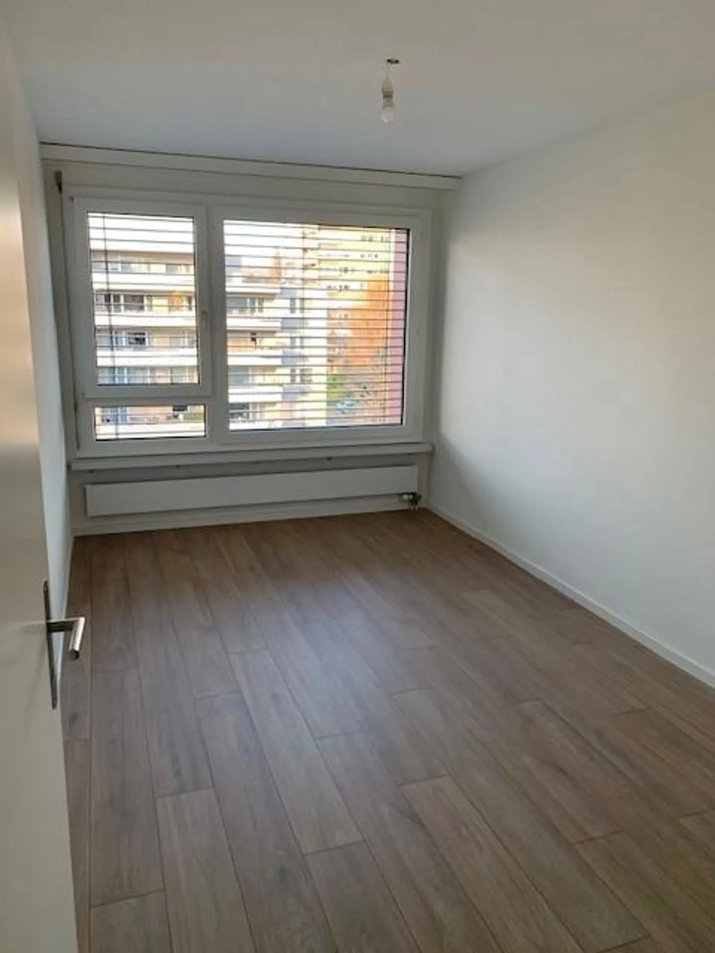 Grüsszügige, helle Wohnung an bester Lage in Schlieren - Photo 4 of 10