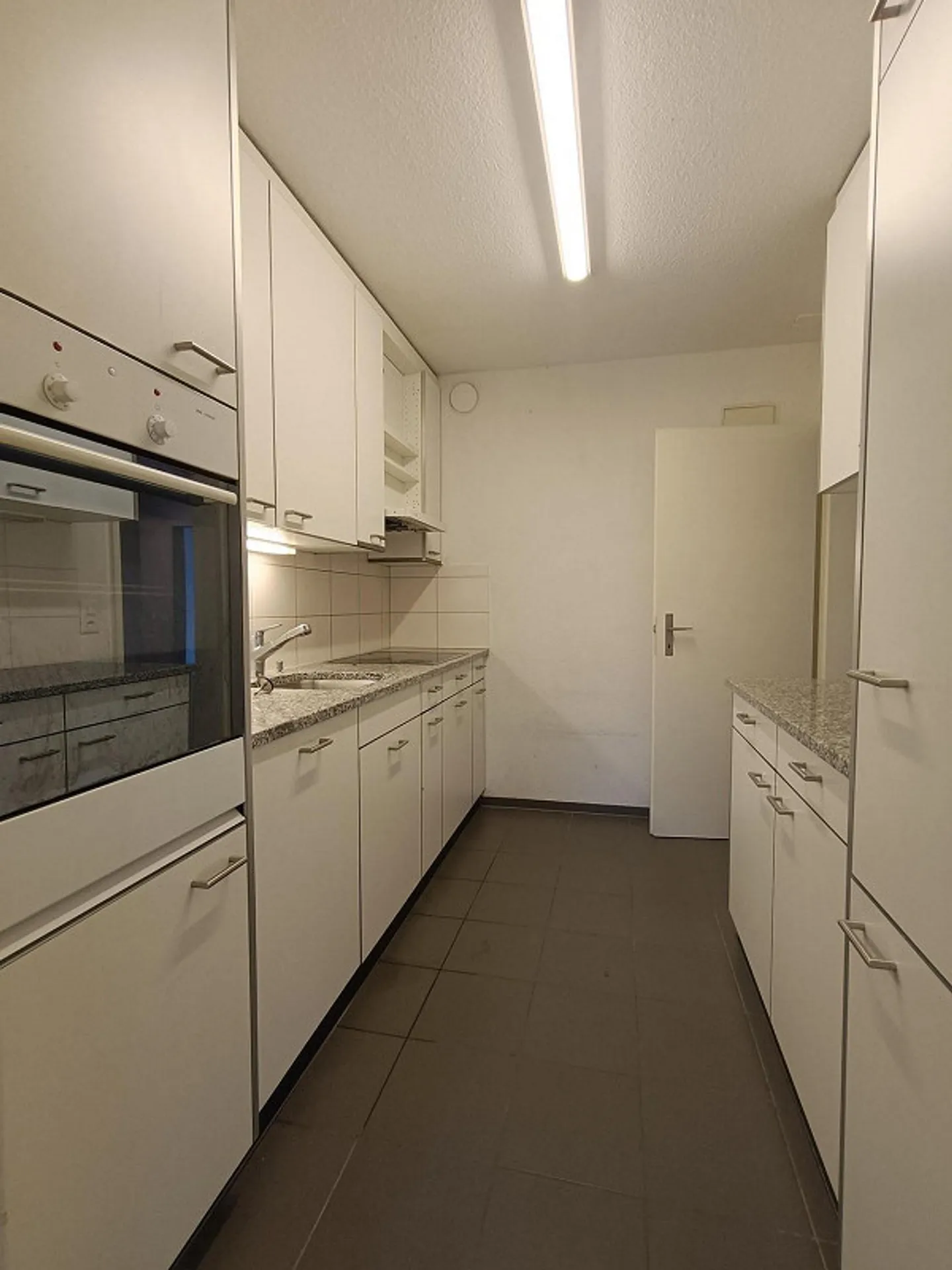 Grüsszügige, helle Wohnung an bester Lage in Schlieren - Photo 6 of 10
