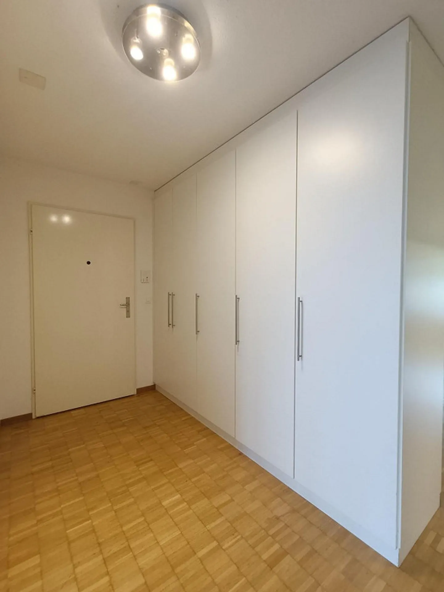 Grüsszügige, helle Wohnung an bester Lage in Schlieren - Photo 9 of 10