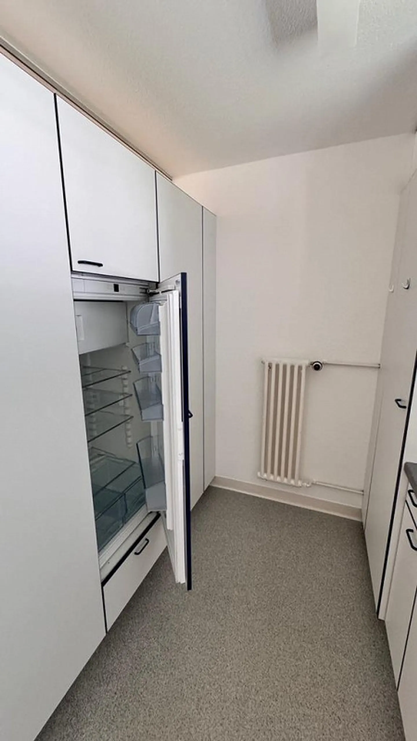 Appartement 4.5 pièces dans un quartier résidentiel calme à Buchrain - Photo 2 sur 10