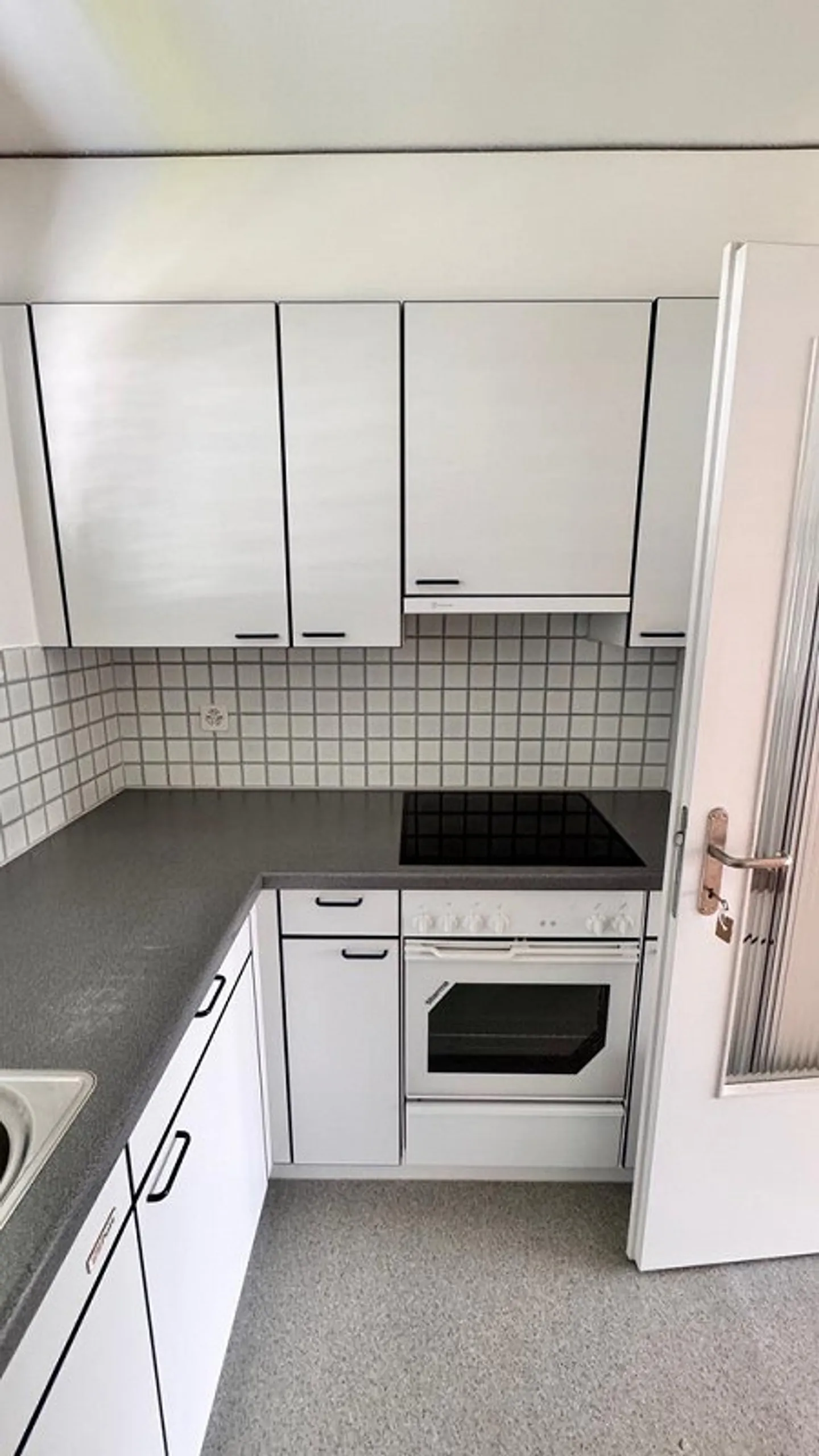 Appartement 4.5 pièces dans un quartier résidentiel calme à Buchrain - Photo 3 sur 10