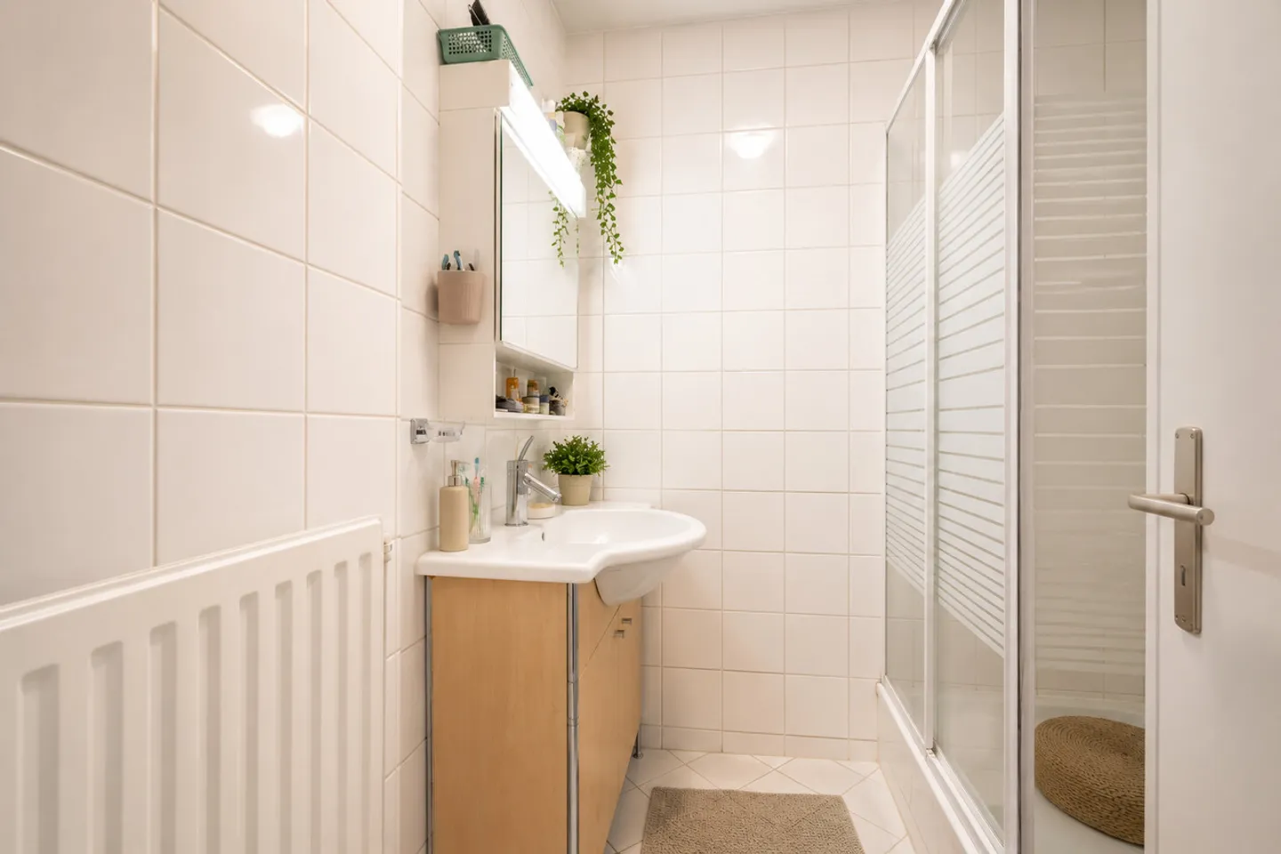 Investment Apartment with Potential - Photo 5 of 8