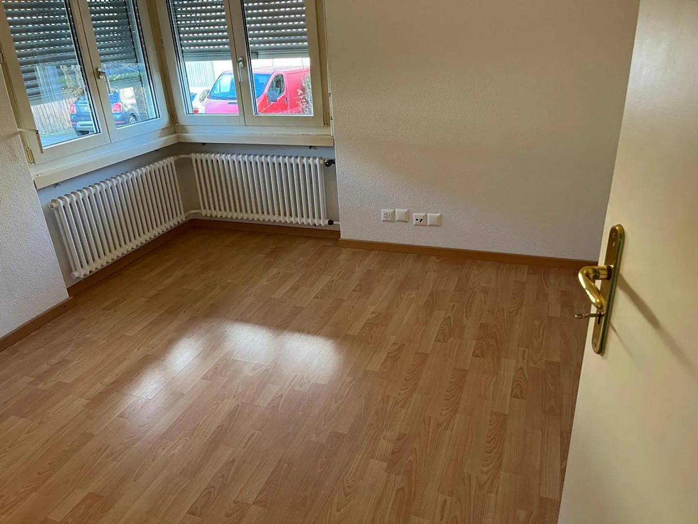 3 1/2 Zimmer Parterre Wohnung - Foto 1 von 8