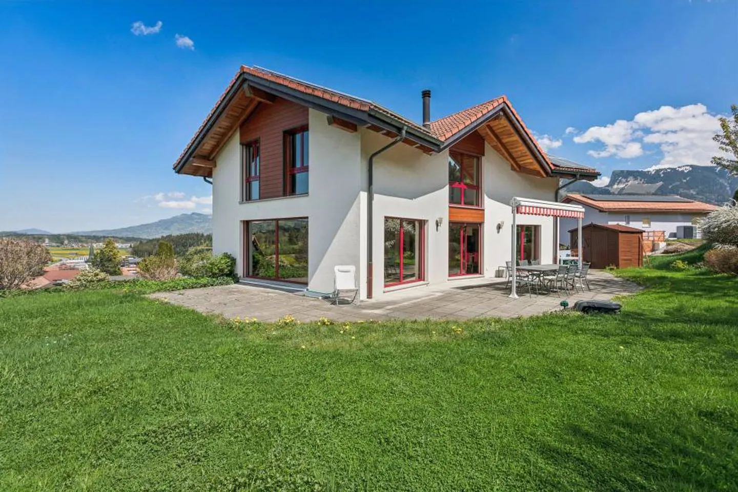 Beautiful family house with studio in the heights of the village - Photo 10 of 12