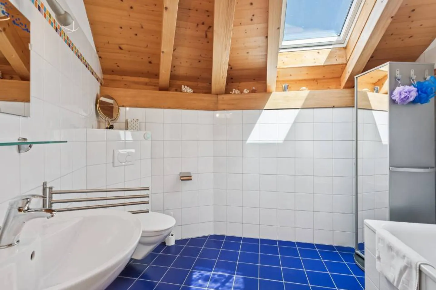 Beautiful family house with studio in the heights of the village - Photo 7 of 12