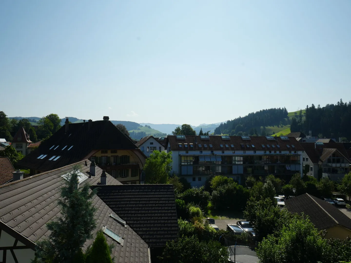 Appartamento affascinante con 2 camere e balcone soleggiato a Langnau - a soli 50 metri dalla stazione ferroviaria - Foto 7 di 7